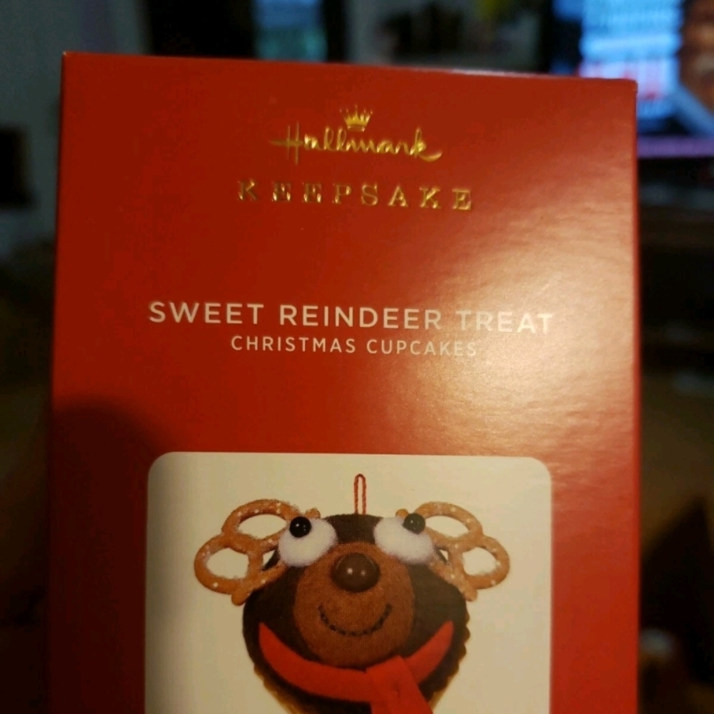 Hallmark Keepsake Limited Edition Sweet Reindeer Treat Ornament NIB NEW IN BOX - Picture 4 of 6